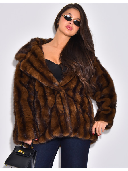 Manteau mi-long en fausse fourrure