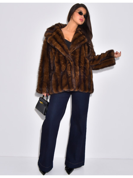 Manteau mi-long en fausse fourrure