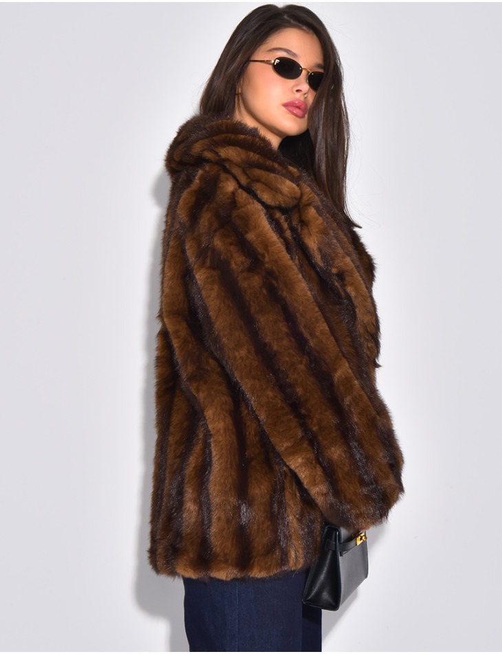 Manteau mi-long en fausse fourrure