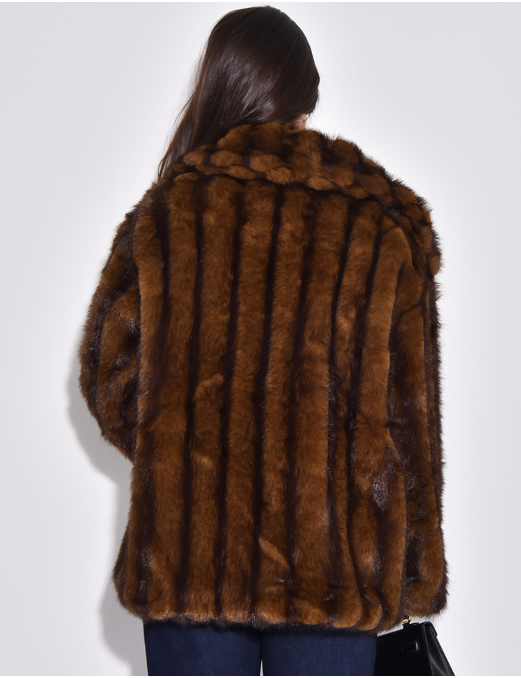 Manteau mi-long en fausse fourrure