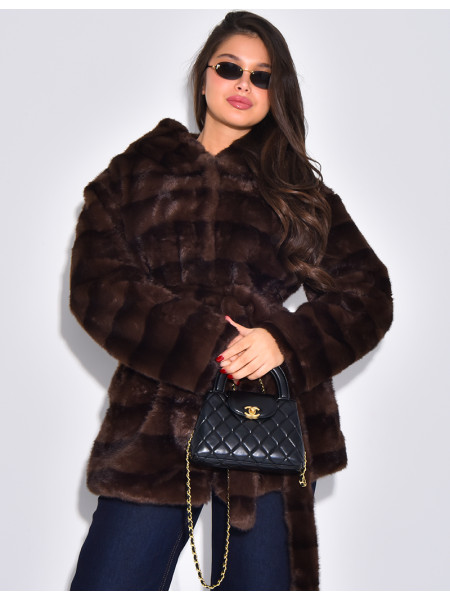 Manteau mi-long en fausse fourrure à capuche