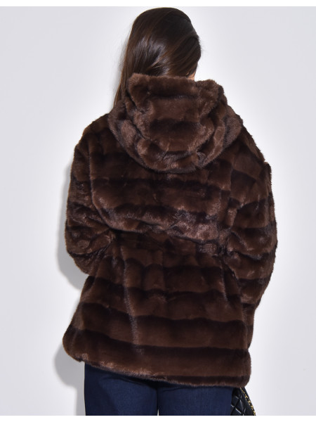 Manteau mi-long en fausse fourrure à capuche