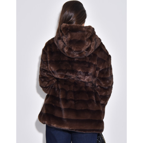 Manteau mi-long en fausse fourrure à capuche