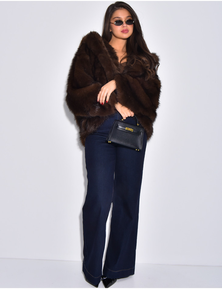 Veste oversize en fausse fourrure à capuche