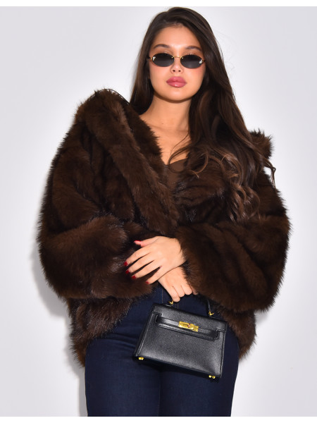 Veste oversize en fausse fourrure à capuche