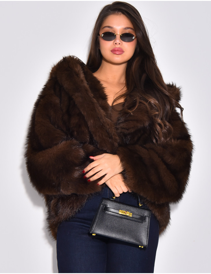 Veste oversize en fausse fourrure à capuche