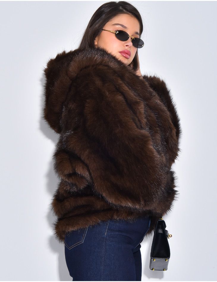Veste oversize en fausse fourrure à capuche