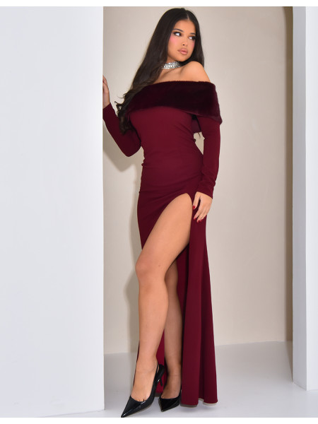 Robe longue épaules dénudées à fourrure