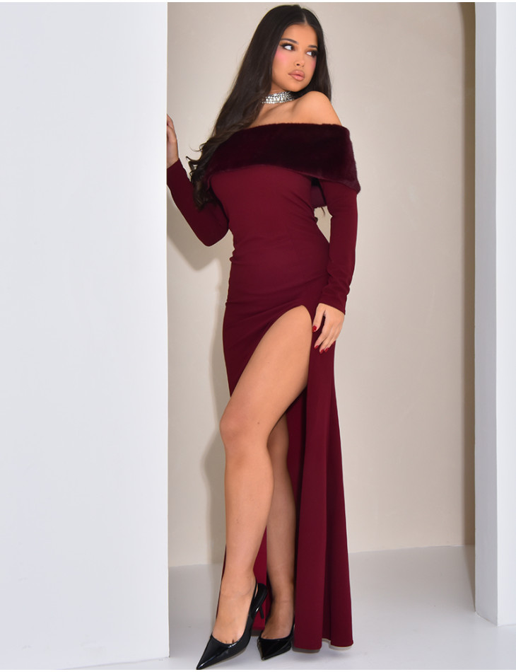 Robe longue épaules dénudées à fourrure