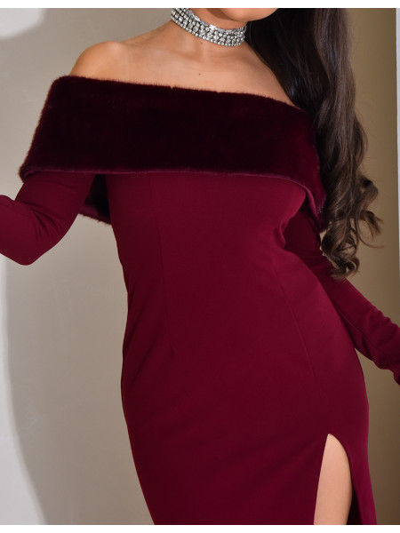Robe longue épaules dénudées à fourrure