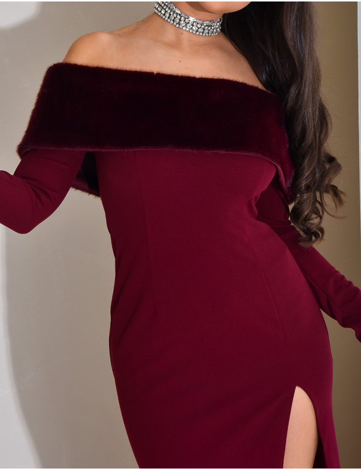 Robe longue épaules dénudées à fourrure