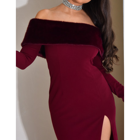 Robe longue épaules dénudées à fourrure