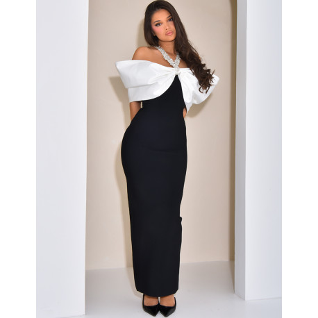 Robe longue en tissu bandage à bandeau satiné et collier à cristaux