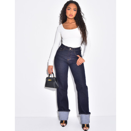 Jeans coupe droite stretchy à revers aux chevilles