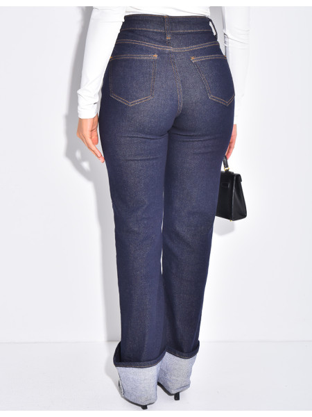Jeans coupe droite stretchy à revers aux chevilles