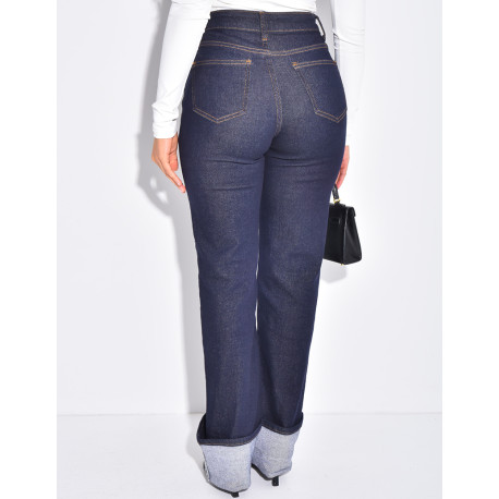 Jeans coupe droite stretchy à revers aux chevilles