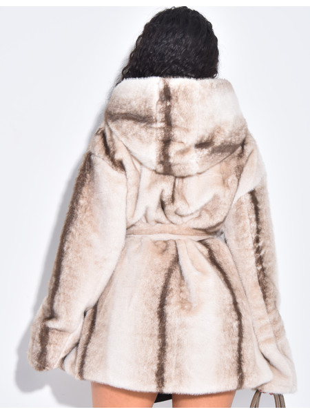 Manteau en fausse fourrure à capuche et ceinture