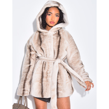Manteau en fausse fourrure à capuche et ceinture