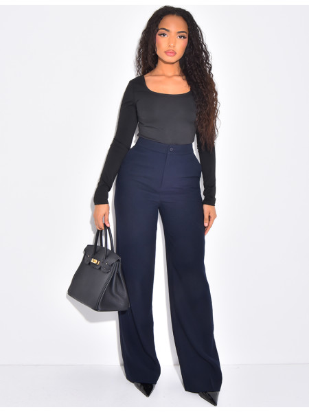 Pantalon de tailleur en laine assortie au manteau cintré