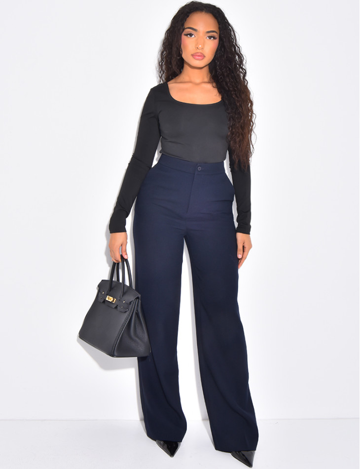 Pantalon de tailleur en laine assortie au manteau cintré