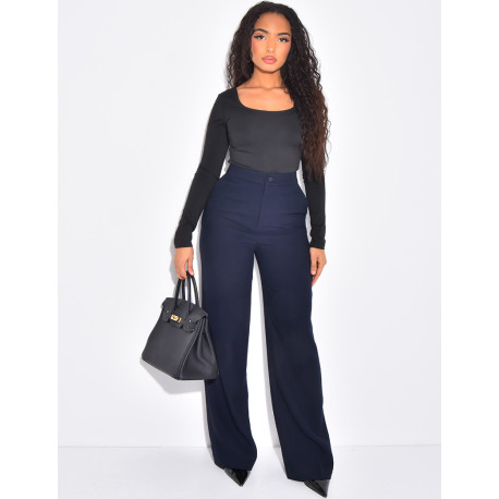 Pantalon de tailleur en laine assortie au manteau cintré