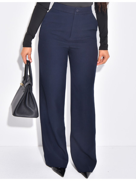 Pantalon de tailleur en laine assortie au manteau cintré