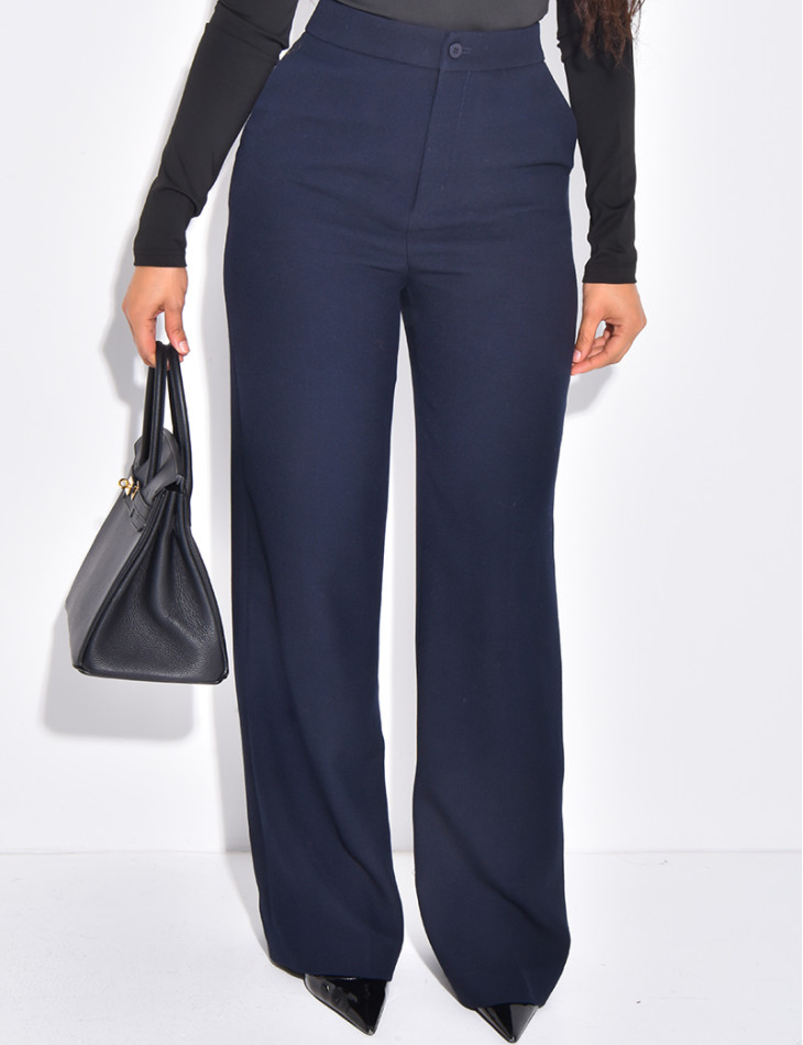Pantalon de tailleur en laine assortie au manteau cintré