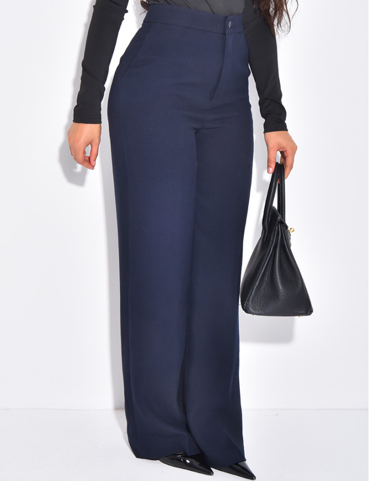 Pantalon de tailleur en laine assortie au manteau cintré