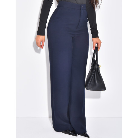 Pantalon de tailleur en laine assortie au manteau cintré