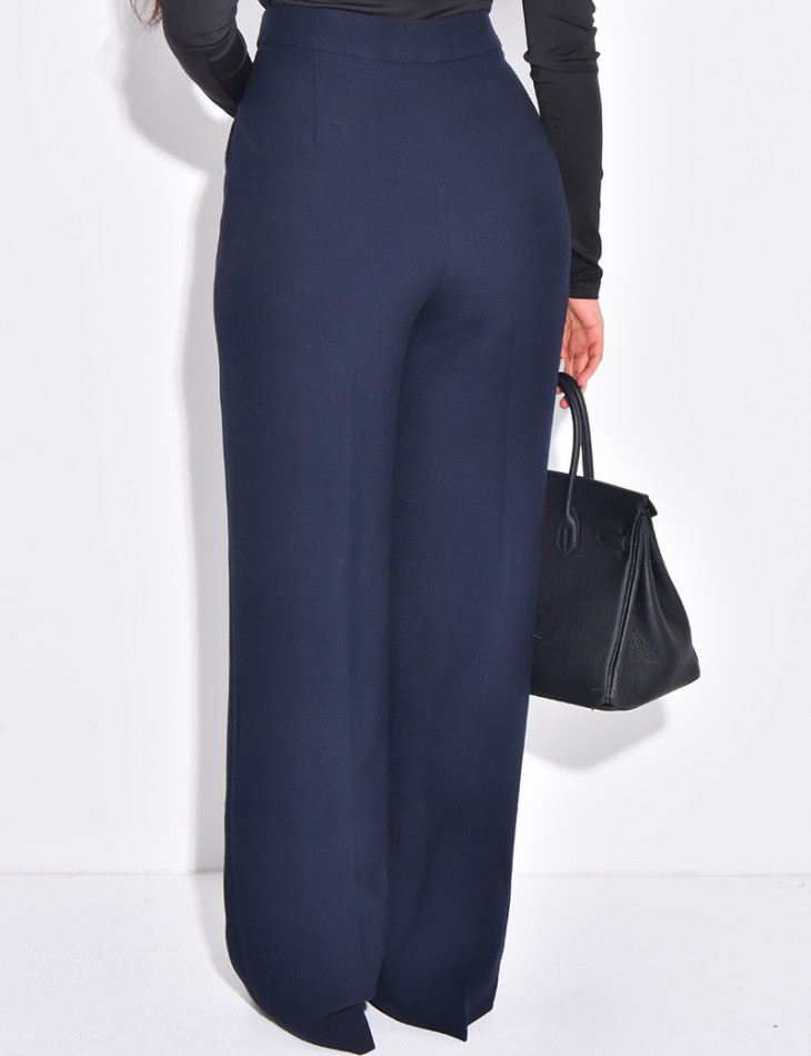 Pantalon de tailleur en laine assortie au manteau cintré