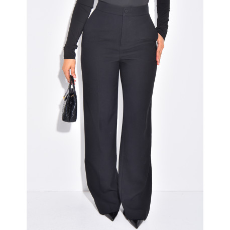 Pantalon de tailleur en laine assortie au manteau cintré