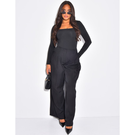 Straight-cut, high-waisted trousers with pleats