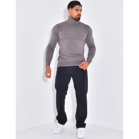 Long-sleeved turtleneck sweater.