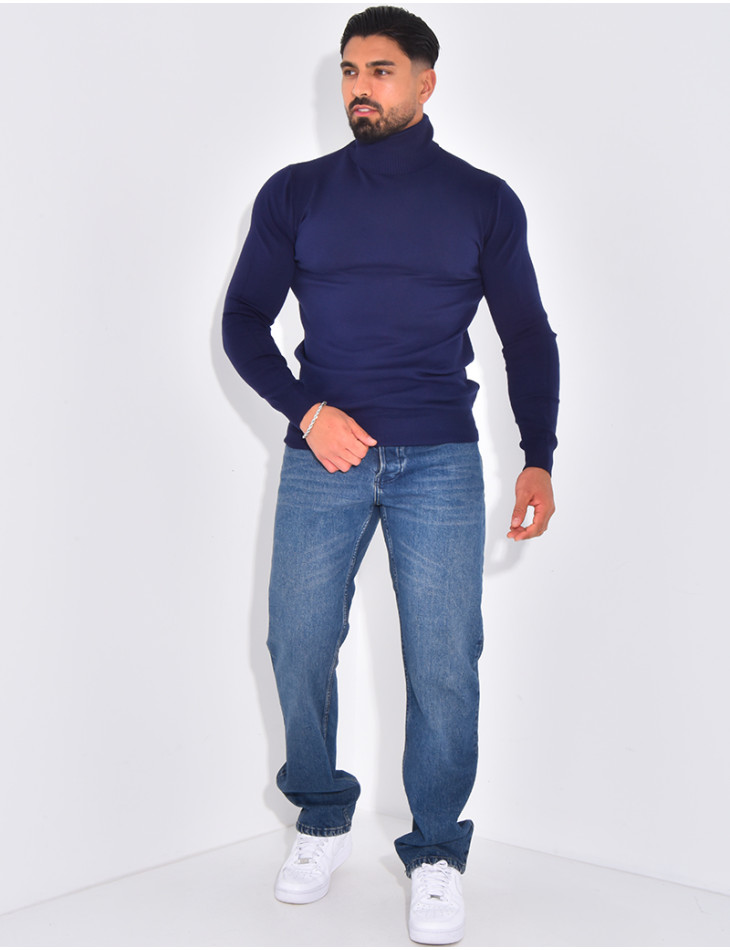 Long-sleeved turtleneck sweater.