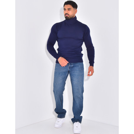 Long-sleeved turtleneck sweater.