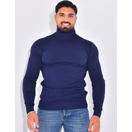 Long-sleeved turtleneck sweater.