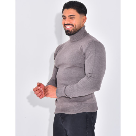 Long-sleeved turtleneck sweater.