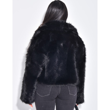 Veste courte en fausse fourrure zipée