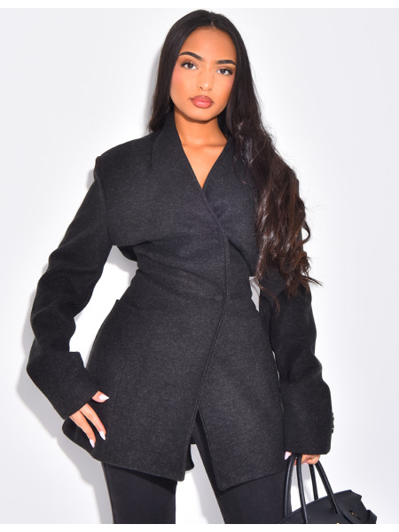 Manteau cintrée effet cache coeur à serrer dans le dos