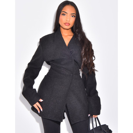 Manteau cintrée effet cache coeur à serrer dans le dos