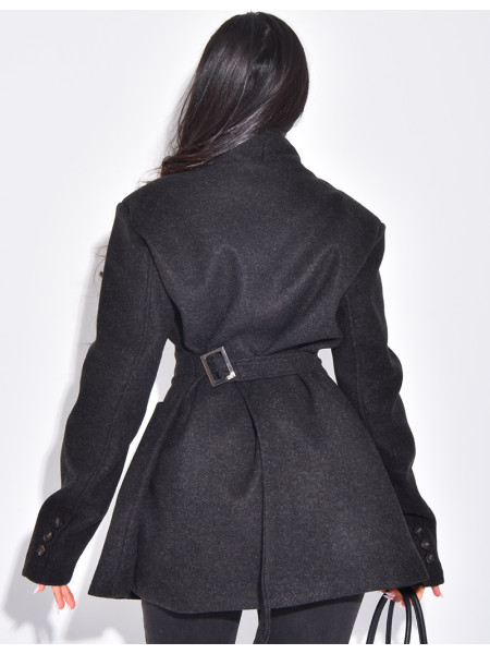Manteau cintrée effet cache coeur à serrer dans le dos