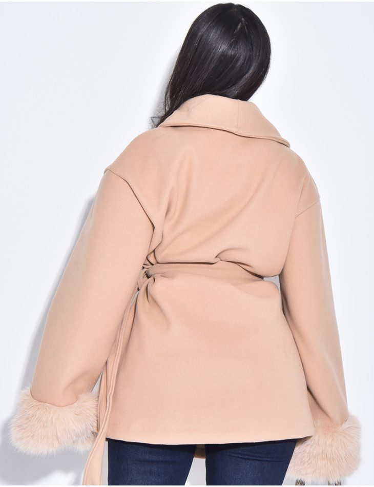 Short wrap coat with fur on the sleeves