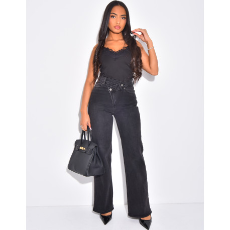 Jeans mit geradem Bein und doppelreihiger Knopfleiste