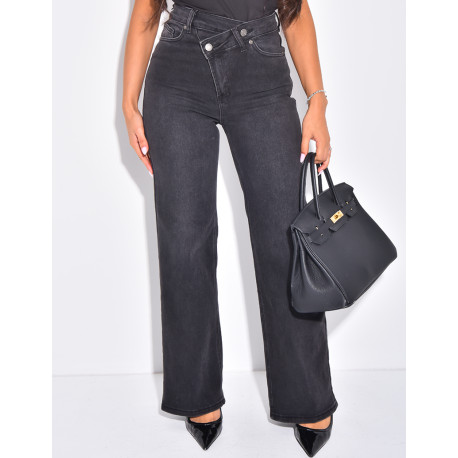 Jeans mit geradem Bein und doppelreihiger Knopfleiste