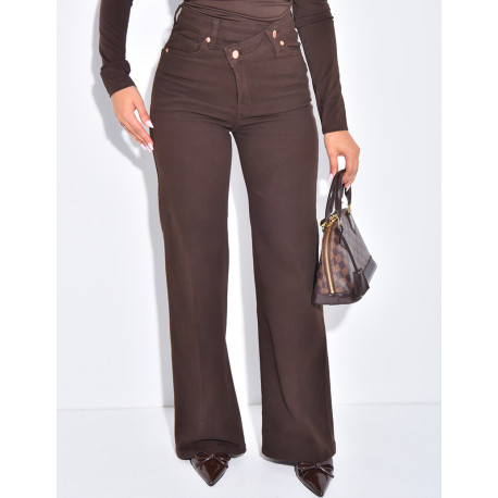 Jeans mit geradem Bein und doppelreihiger Knopfleiste