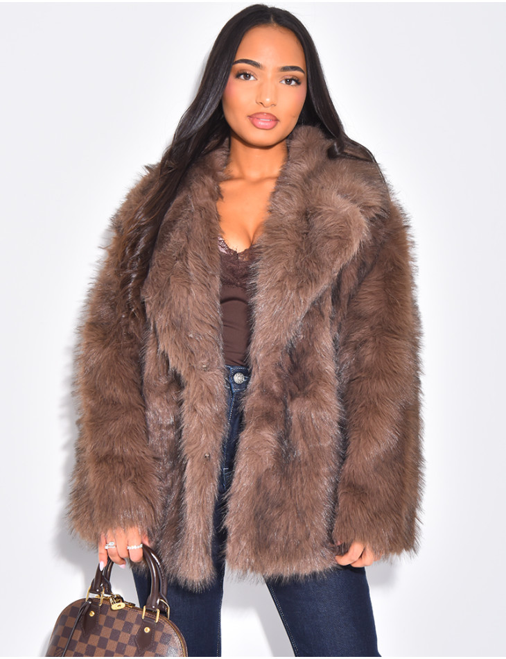 Halblanger Mantel aus Kunstfell