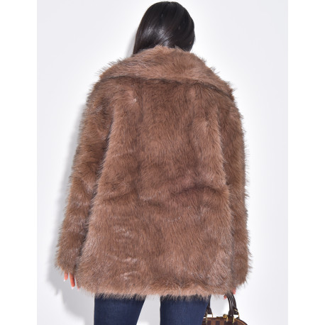 Halblanger Mantel aus Kunstfell