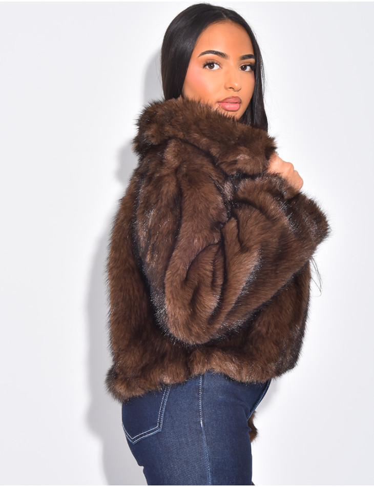 Short faux fur jacket with zip
