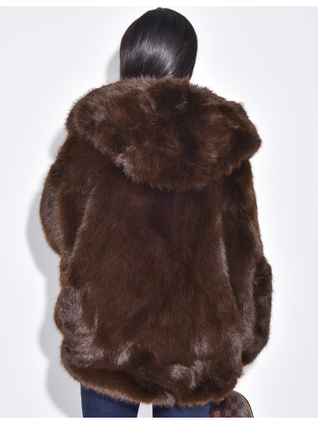Veste courte en fausse fourrure à capuche