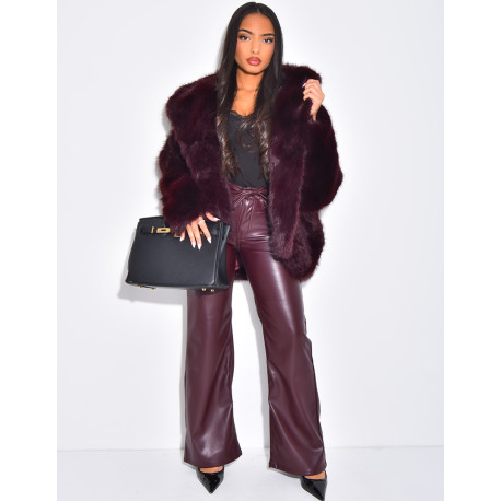 Veste courte en fausse fourrure à capuche